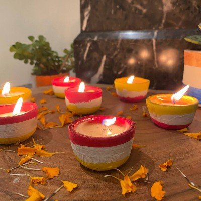 Hand crafted Earthen diyas (Set of 12) Hand crafted Earthen diyas (Set of 12)