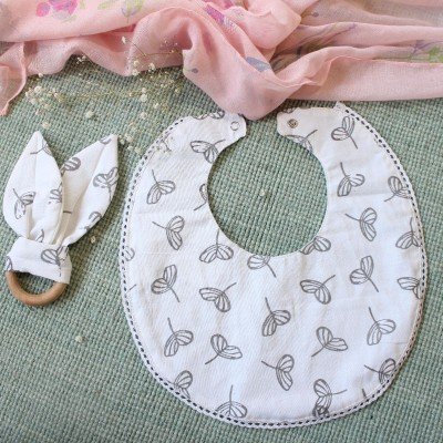 Grey Twig Printed bib