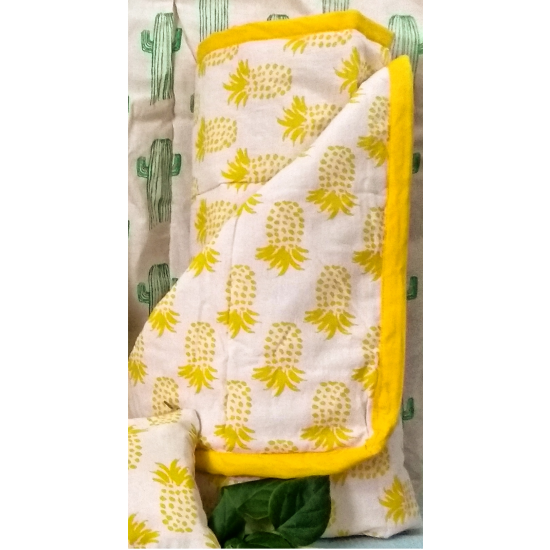 Pineapple printed quilt