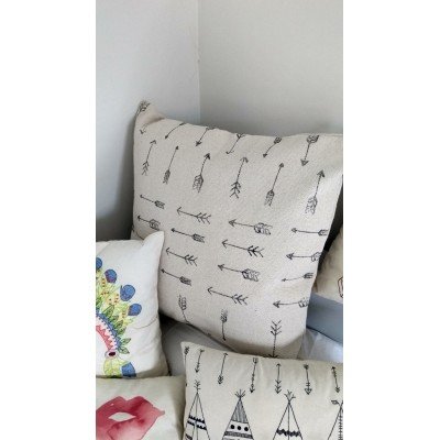 Arrow block Cushion Arrow block Cushion