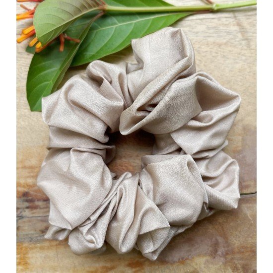 Dusty Cream Scrunchie 