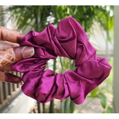 Magenta scrunchie Magenta scrunchie
